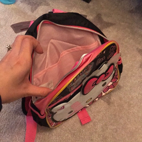 Hello kitty backpack - Picture 3 of 3